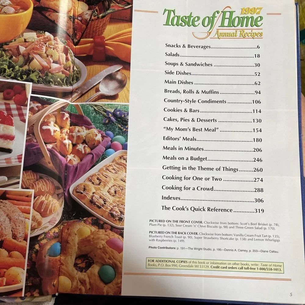 1997 Taste of Home Annual Recipes by Taste of Home Editorial Staff (1997,...